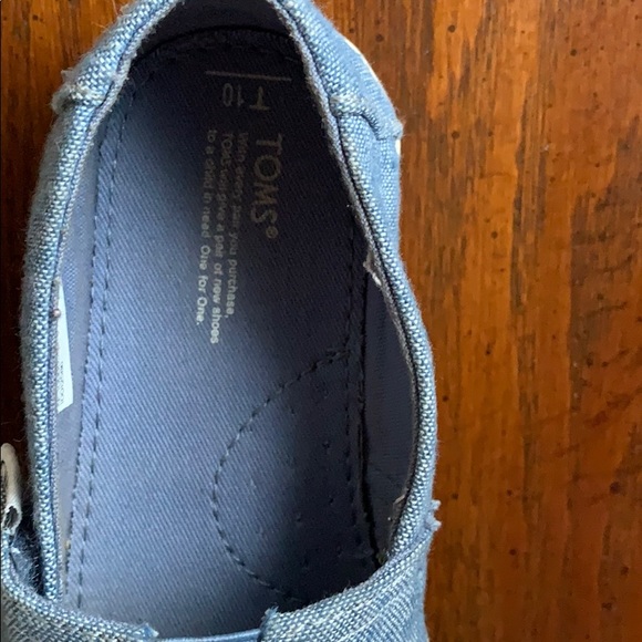 Toms - Picture 3 of 4